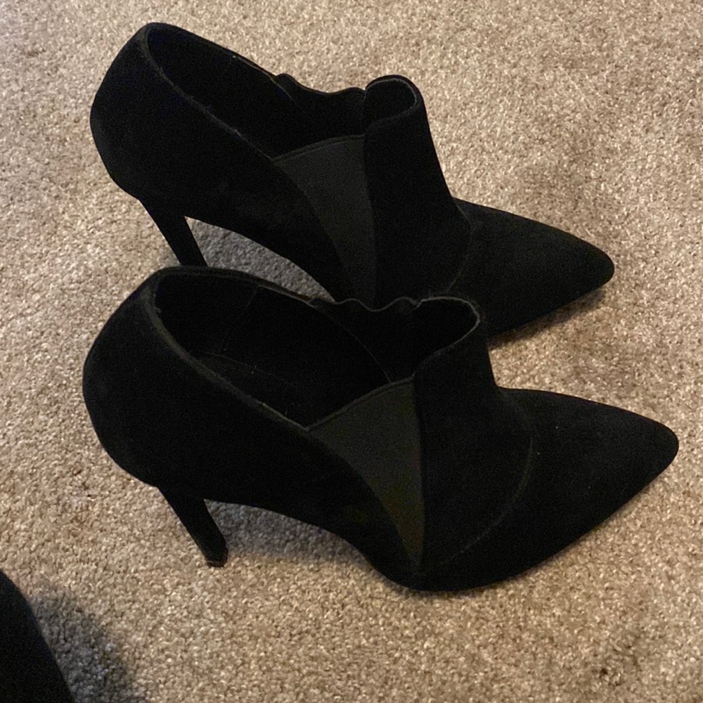 Black suede Michael Antonio boots